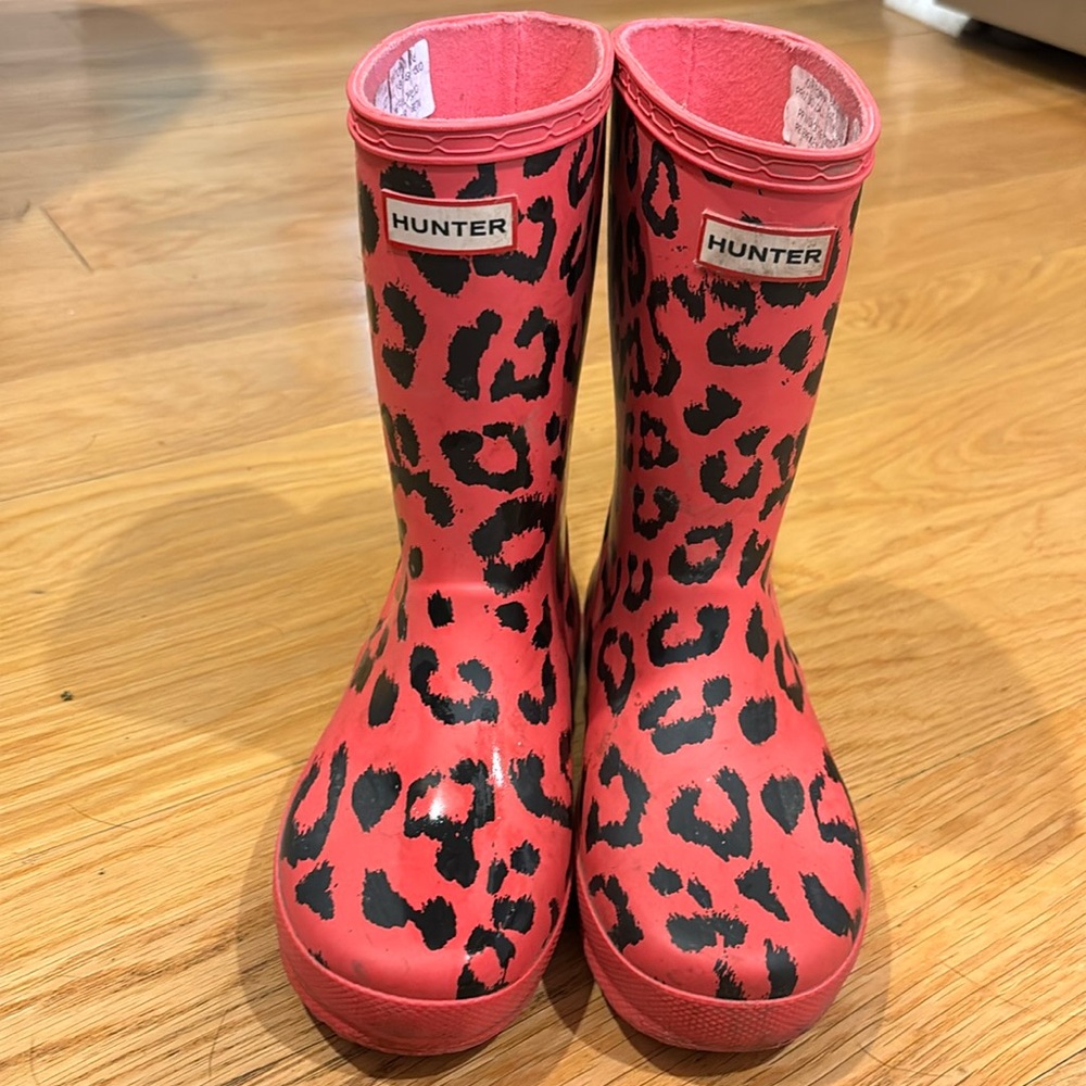 Hunter hot pink animal print rain boots. US size 13